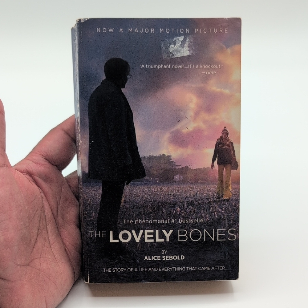 💵2/$10Bundle and Save💵The Lovely Bones Book by Alice Sebold
